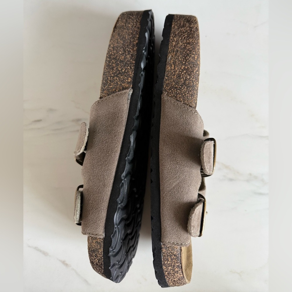 New Faded glory Men’s slippers sandals leather Cork footbed Gold Buckles Size 9 - Picture 7 of 11